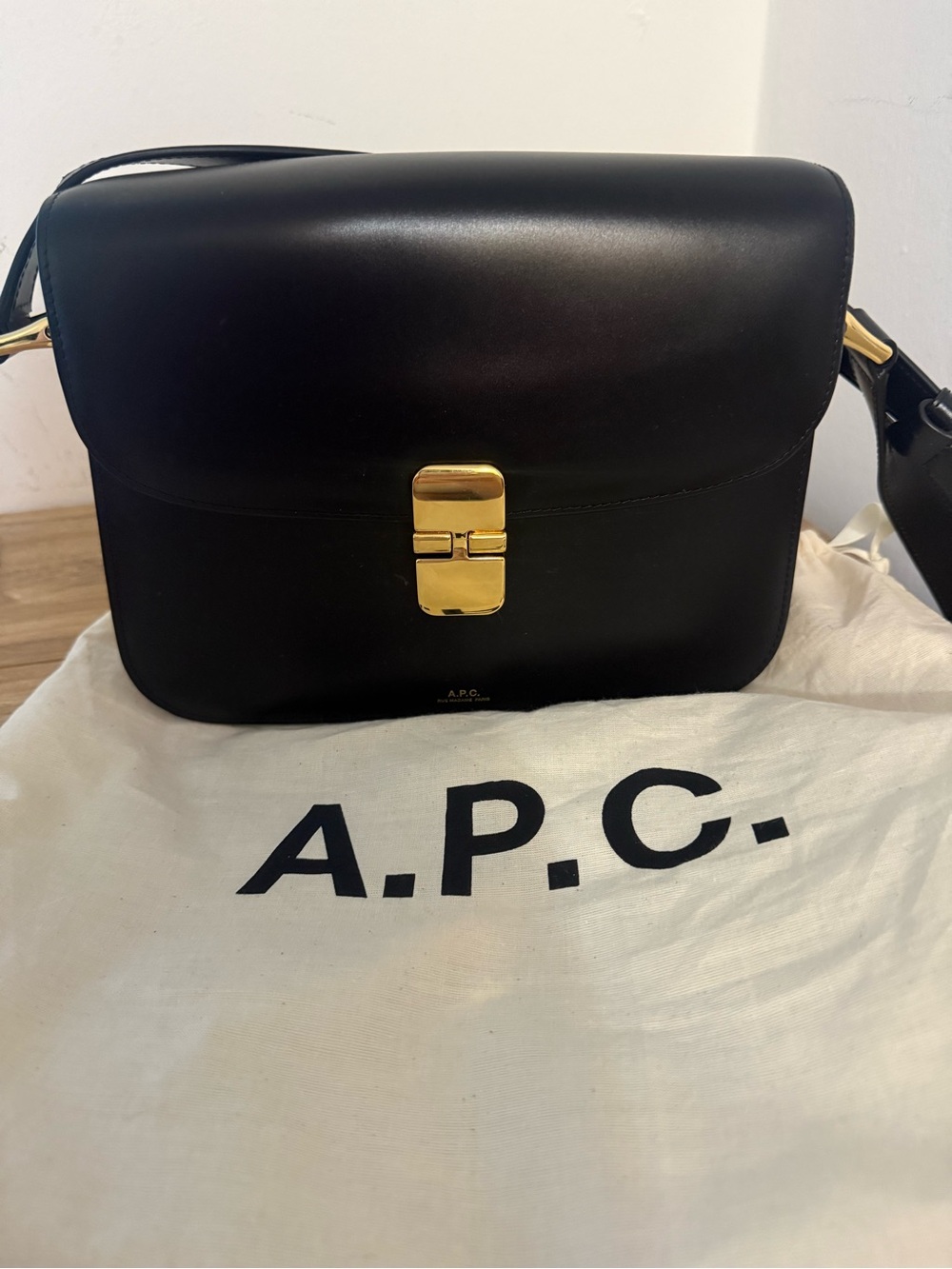 A.P.C Small Grace Bag in black!